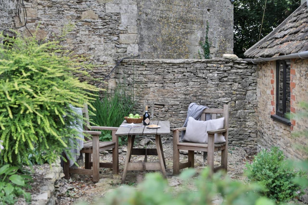The Bothy Beverston Castle Tetbury Ngoại thất bức ảnh
